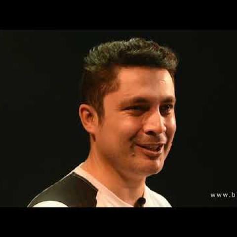 Preview image for the video "+ BIOS: Francisco Javier Martínez".